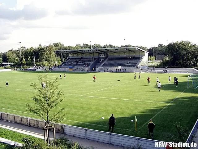 Tribüne (Totale) PCC-Stadion, VfB Homberg & FCR Duisburg